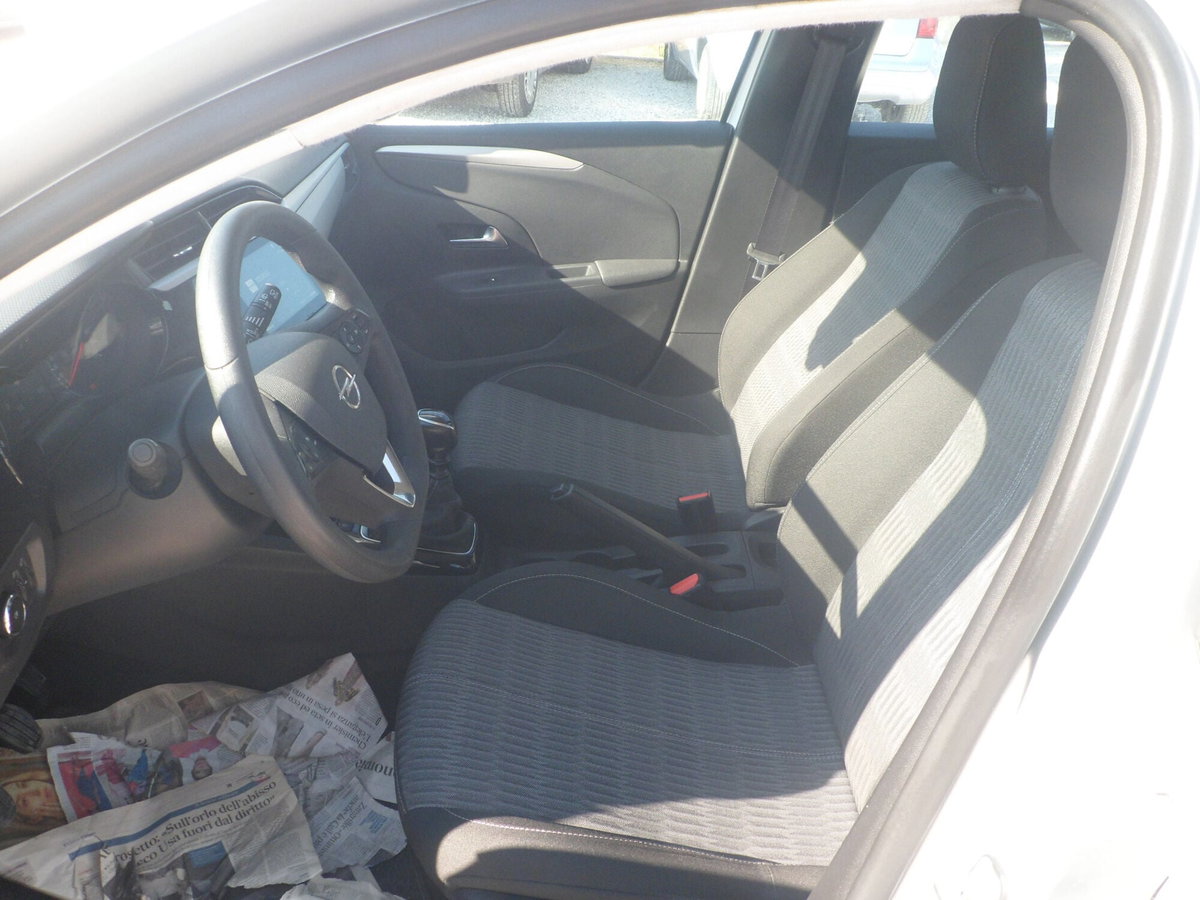 Opel Corsa 1.5 D 100 CV Edition (8)