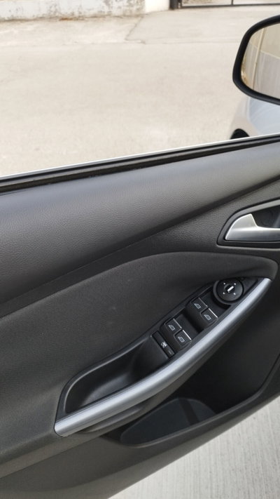 Ford Focus 1.6 TDCi 115 CV Titanium (12)
