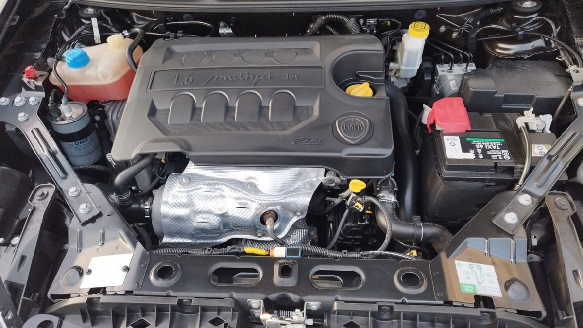 Lancia Delta 1.6 MJT DPF 105 CV Silver (19)
