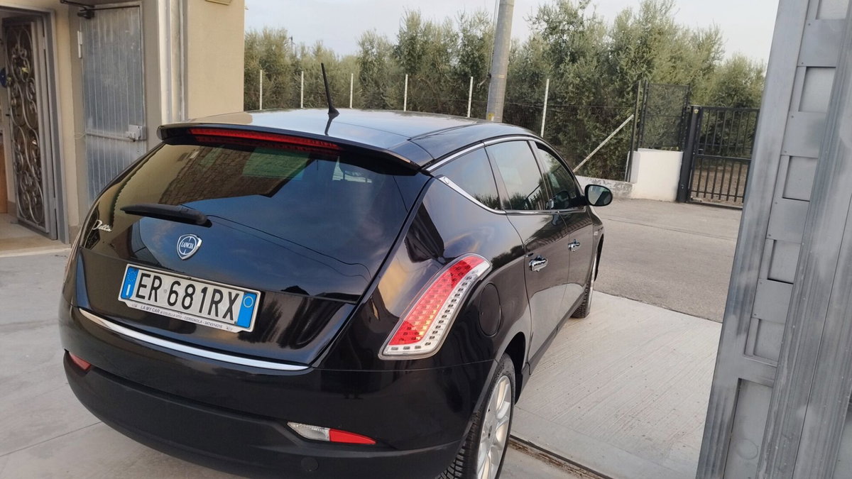 Lancia Delta 1.6 MJT DPF 105 CV Silver (6)