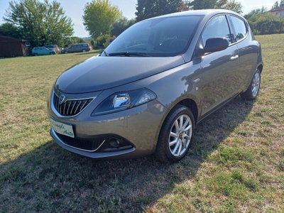 Lancia Ypsilon 1.0 FireFly 5 porte S&S Hybrid Gold Plus (2)