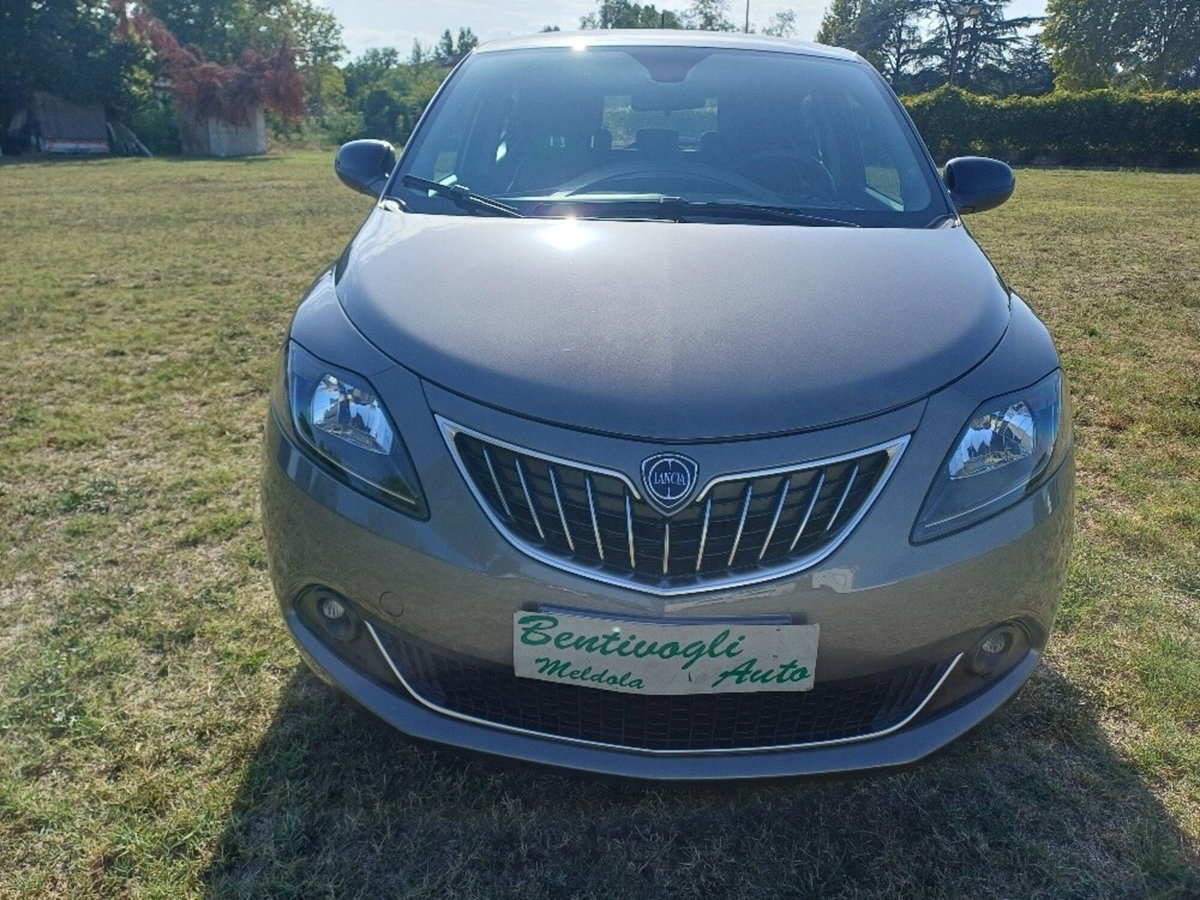 Lancia Ypsilon 1.0 FireFly 5 porte S&S Hybrid Gold Plus (4)