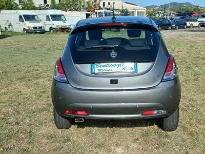 Lancia Ypsilon 1.0 FireFly 5 porte S&S Hybrid Gold Plus (7)
