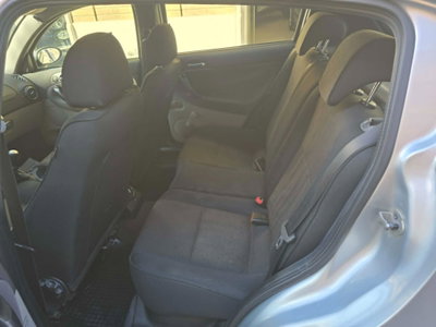 Alfa Romeo 147 1.9 JTD (115) 5 porte Progression (9)
