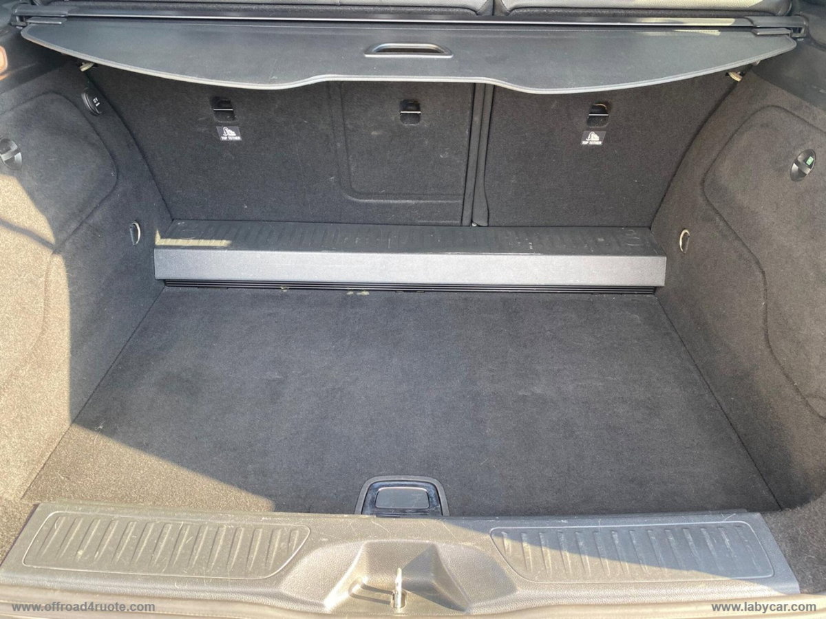 Mercedes-Benz Classe B 200 d Automatic 4Matic Premium (12)