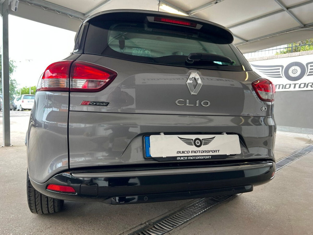 Renault Clio 1.5 dCi 8V 75CV 5 porte Costume National (6)