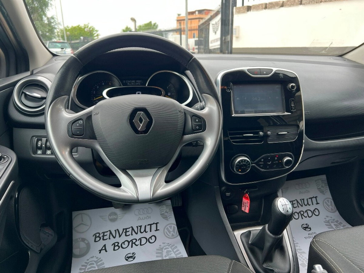 Renault Clio 1.5 dCi 8V 75CV 5 porte Costume National (9)