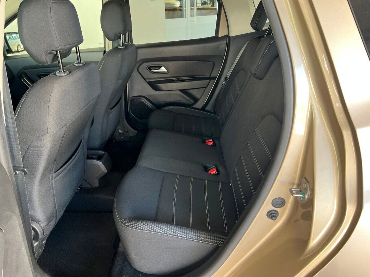 Dacia Duster 1.0 TCe 100 CV ECO-G 4x2 Prestige (18)