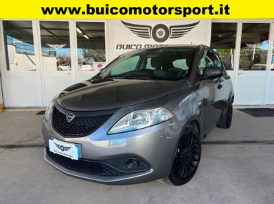 Lancia Ypsilon 1.2 69 CV 5 porte Elefantino Blu usata