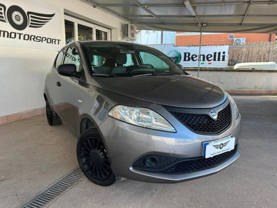 Lancia Ypsilon 1.2 69 CV 5 porte Elefantino Blu (2)