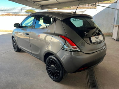 Lancia Ypsilon 1.2 69 CV 5 porte Elefantino Blu (4)