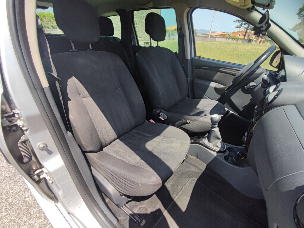 Dacia Duster 1.5 dCi 110CV 4x2 Lauréate (13)