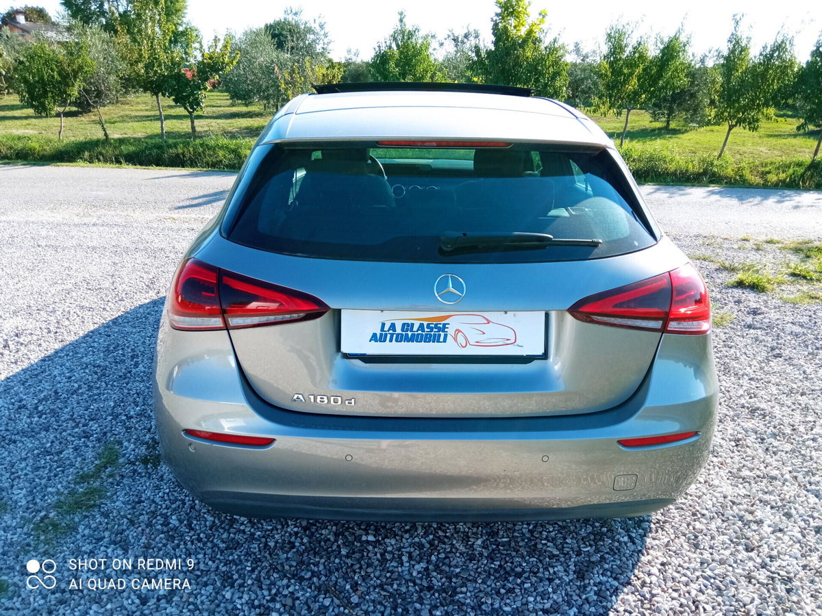 Mercedes-Benz Classe A 180 d Automatic Premium (8)