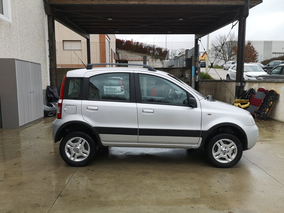 Fiat Panda 1.3 MJT 16V DPF 4x4 Climbing (4)