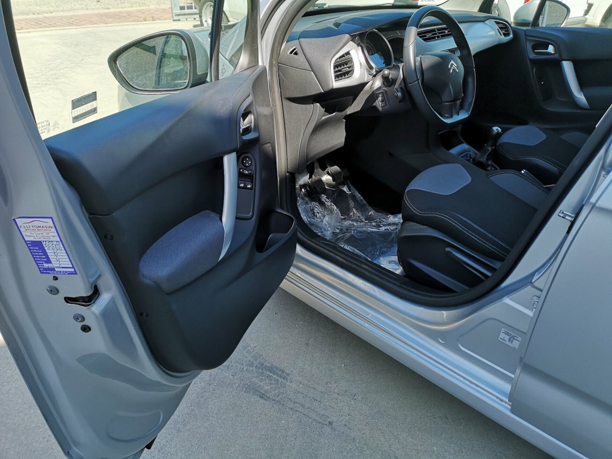 Citroen C3 1.2 VTi 82 Exclusive (6)