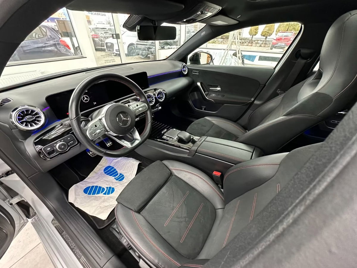 Mercedes-Benz Classe A 180 Automatic Sport (9)