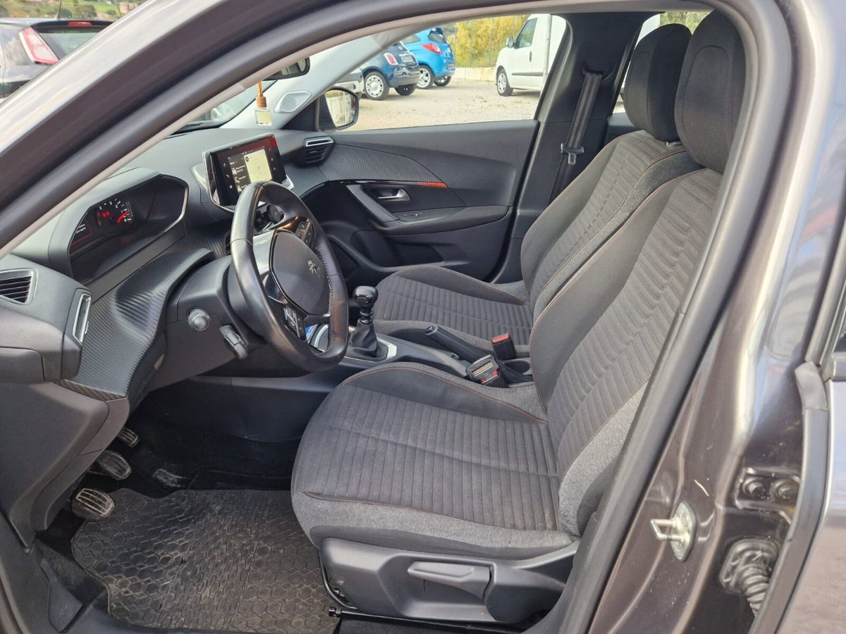 Peugeot 2008 Turbo 130 EAT6 S&S Allure (11)