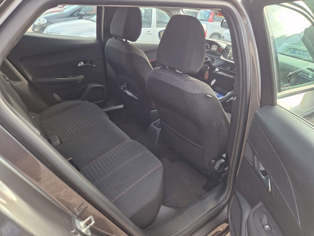 Peugeot 2008 Turbo 130 EAT6 S&S Allure (12)