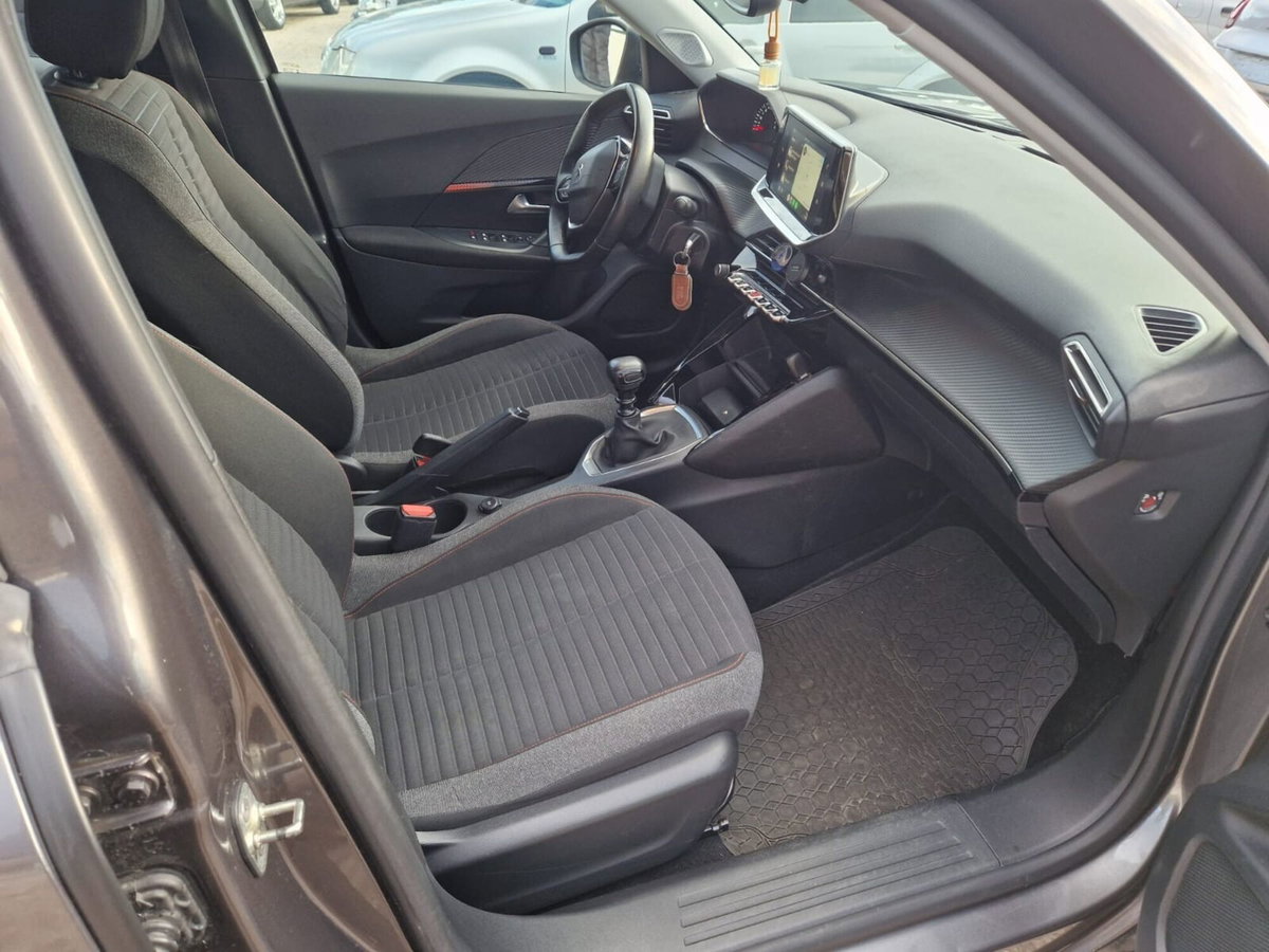 Peugeot 2008 Turbo 130 EAT6 S&S Allure (13)