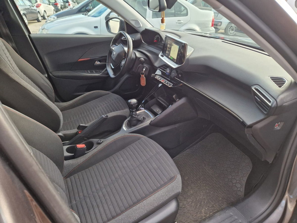 Peugeot 2008 Turbo 130 EAT6 S&S Allure (14)