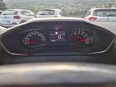 Peugeot 2008 Turbo 130 EAT6 S&S Allure (17)