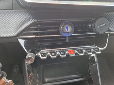 Peugeot 2008 Turbo 130 EAT6 S&S Allure (19)