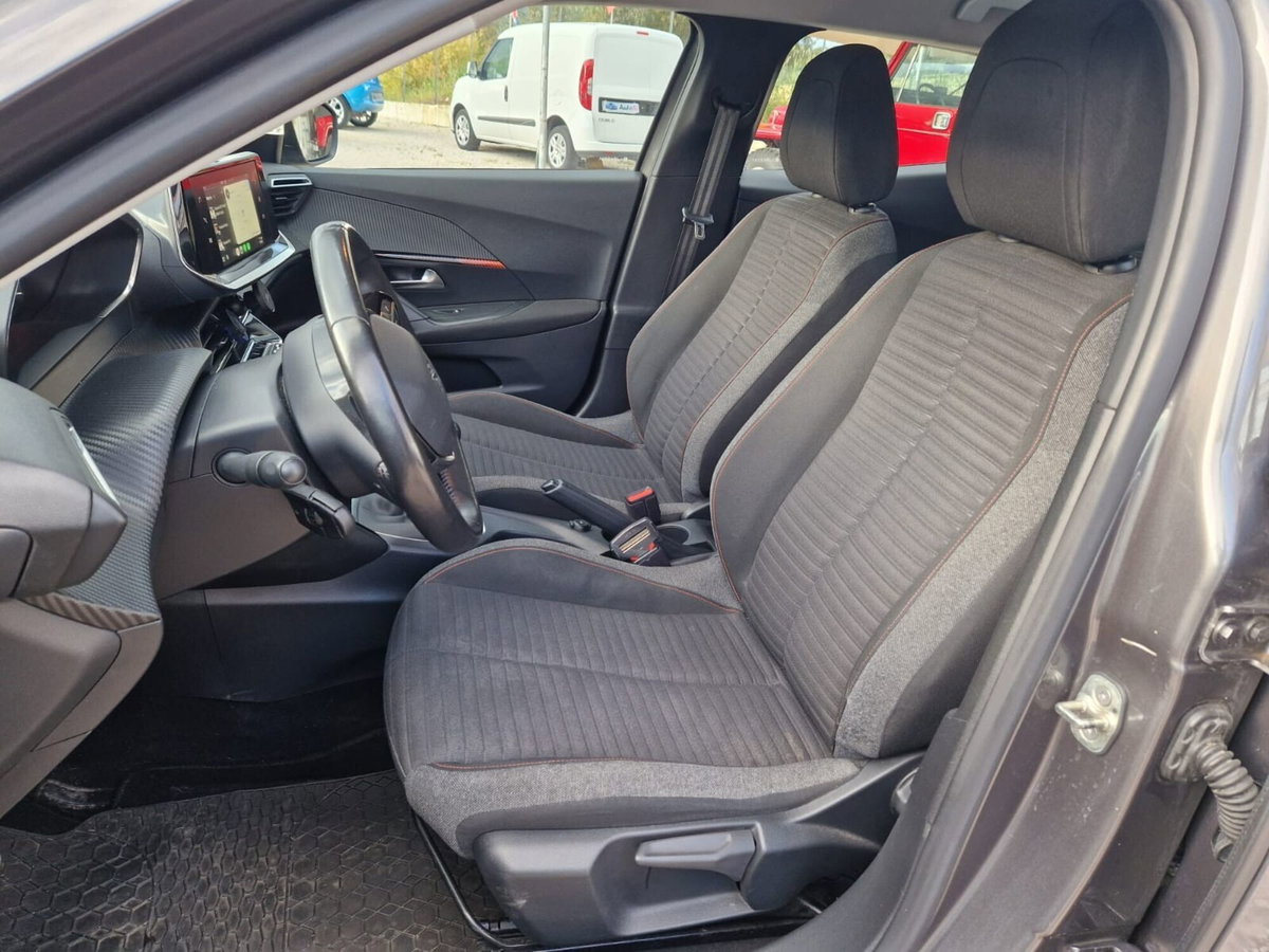 Peugeot 2008 Turbo 130 EAT6 S&S Allure (9)
