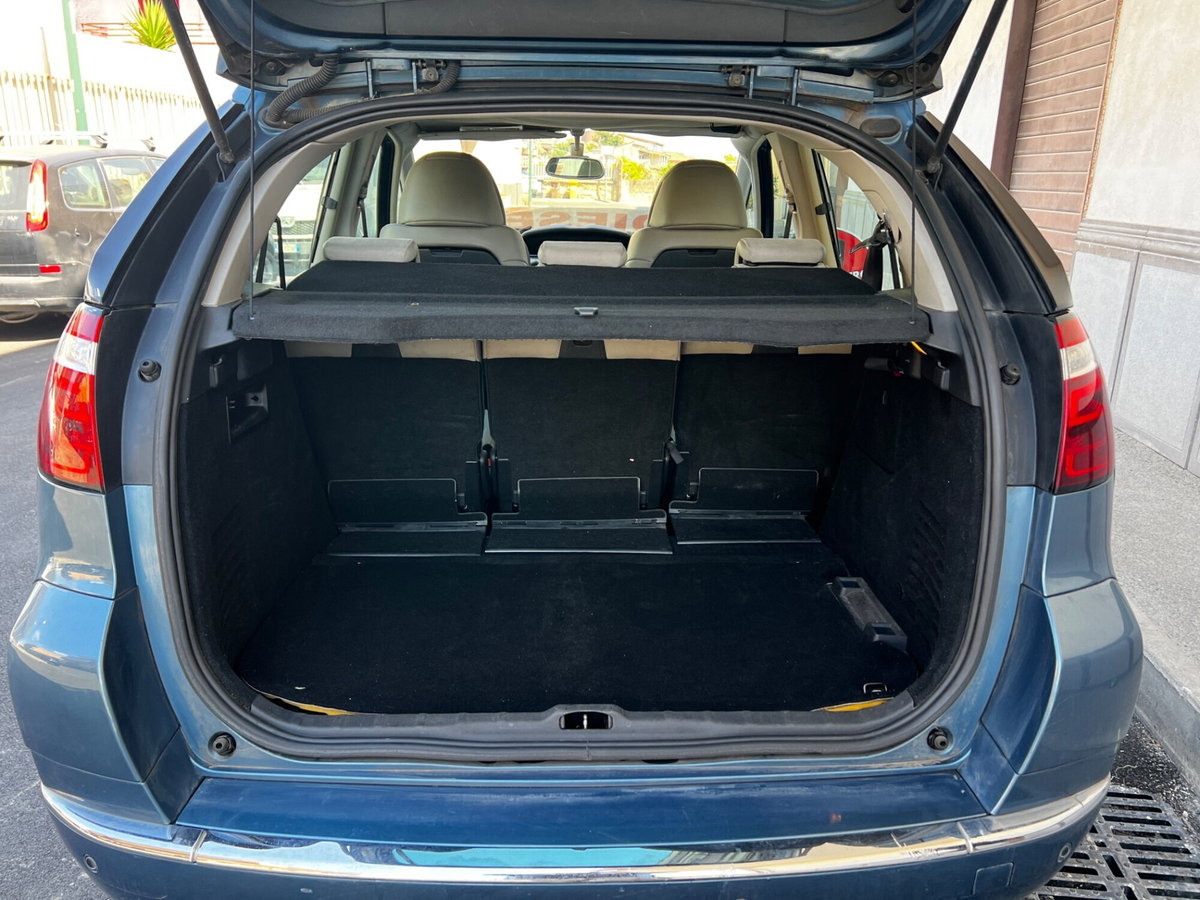 Citroen C4 2.0 HDi 150 FAP Exclusive (7)