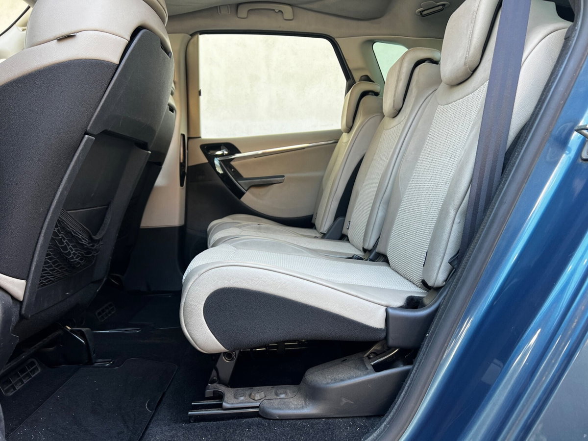 Citroen C4 2.0 HDi 150 FAP Exclusive (8)
