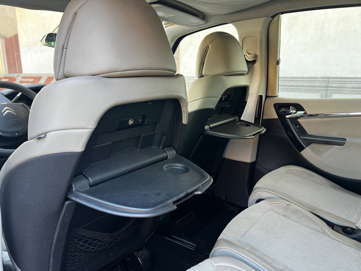 Citroen C4 2.0 HDi 150 FAP Exclusive (9)