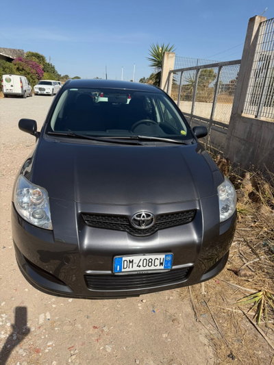 Toyota Auris 1.4 D-4D 5 porte MY'08 (2)
