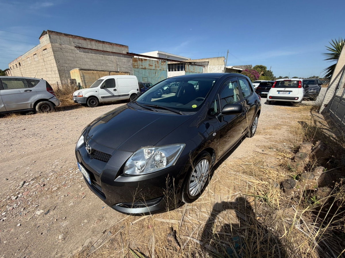 Toyota Auris 1.4 D-4D 5 porte MY'08 (3)
