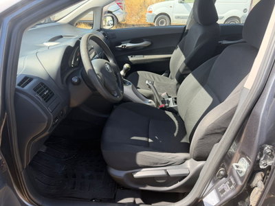 Toyota Auris 1.4 D-4D 5 porte MY'08 (9)