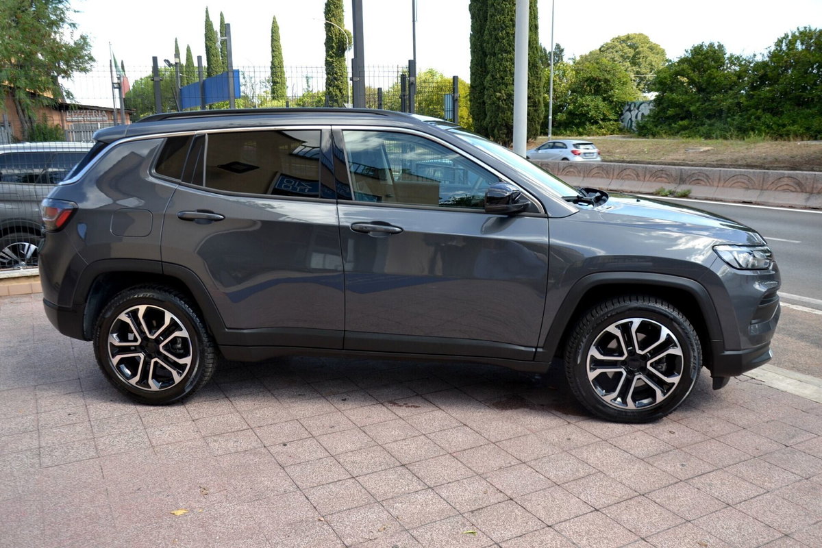Jeep Compass 1.5 Turbo T4 130CV MHEV 2WD Limited (13)