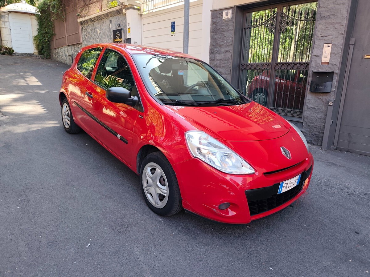 Renault Clio 1.2 16V 3 porte (2)