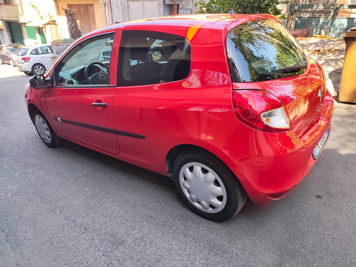 Renault Clio 1.2 16V 3 porte (5)