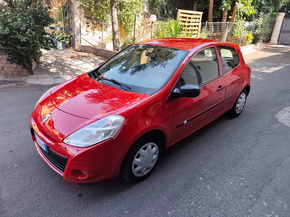 Renault Clio 1.2 16V 3 porte (6)