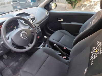 Renault Clio 1.2 16V 3 porte (7)
