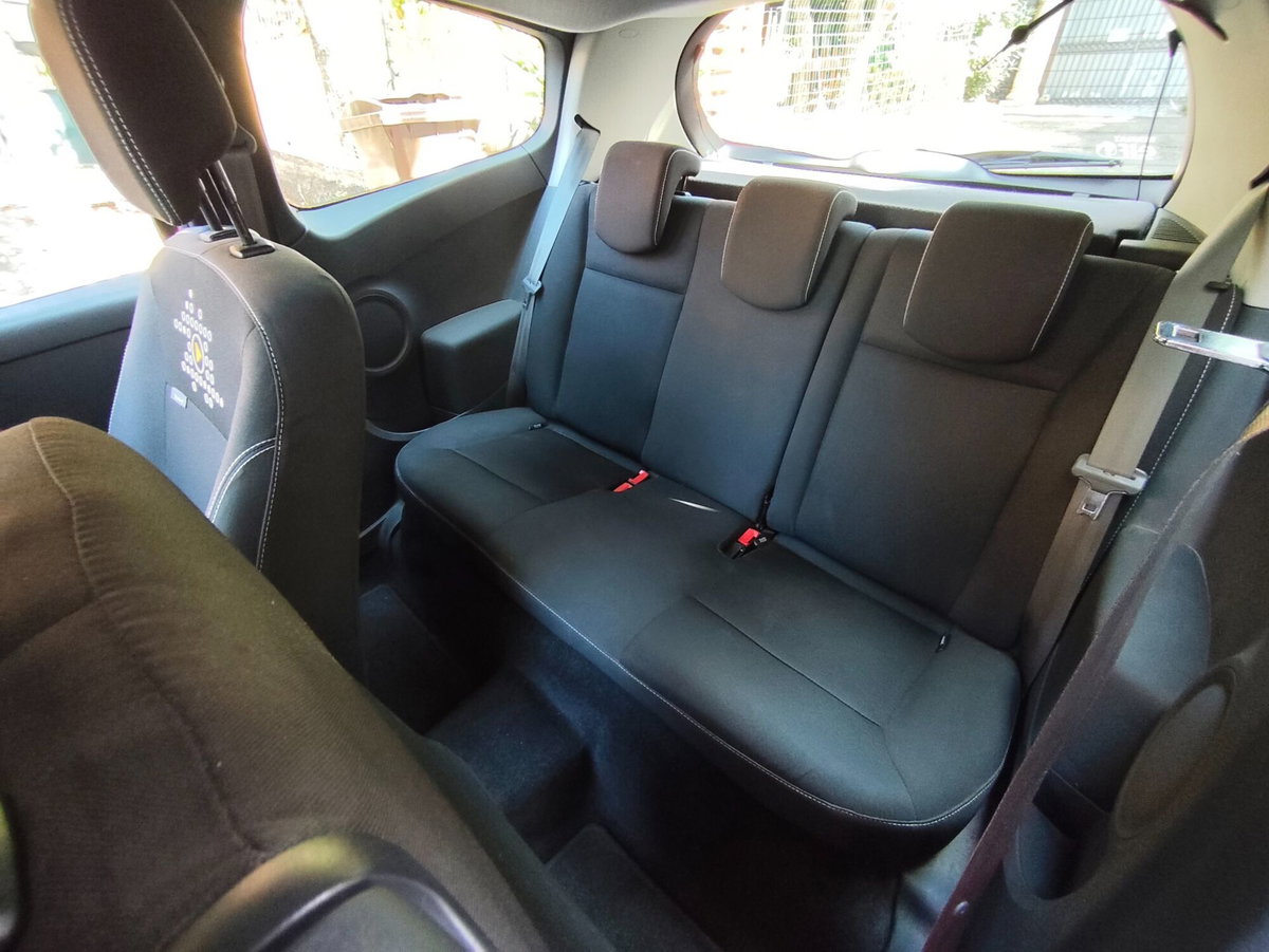 Renault Clio 1.2 16V 3 porte (8)