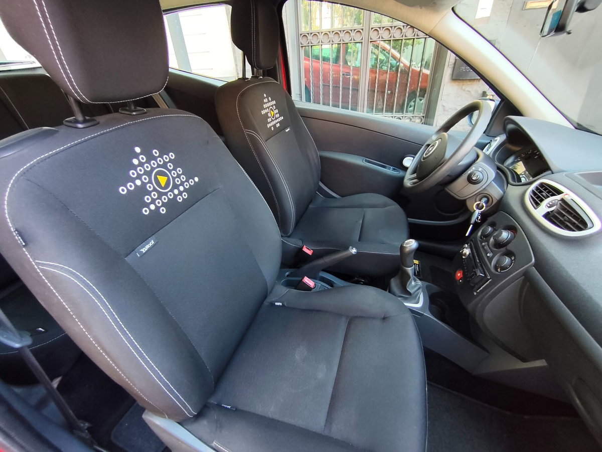 Renault Clio 1.2 16V 3 porte (9)