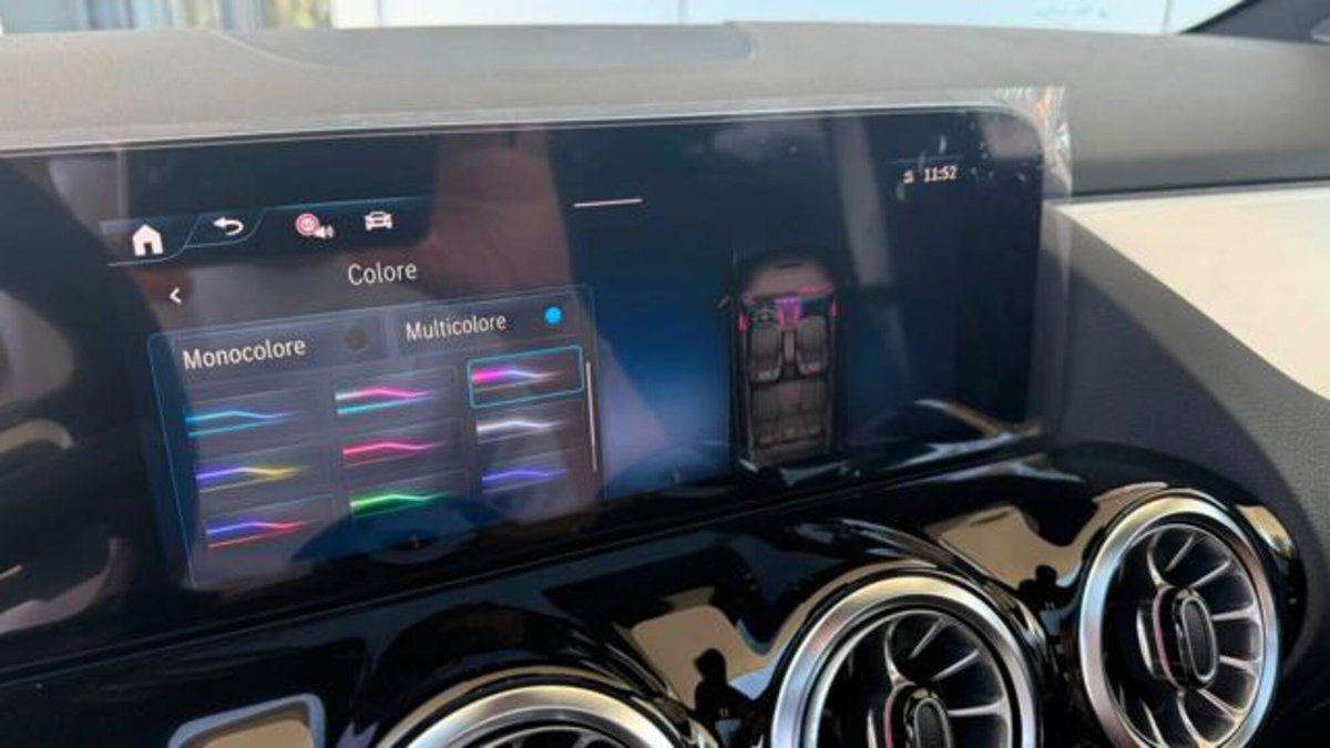 Mercedes-Benz GLA SUV 200 d AMG Line Premium Plus 4matic auto (14)