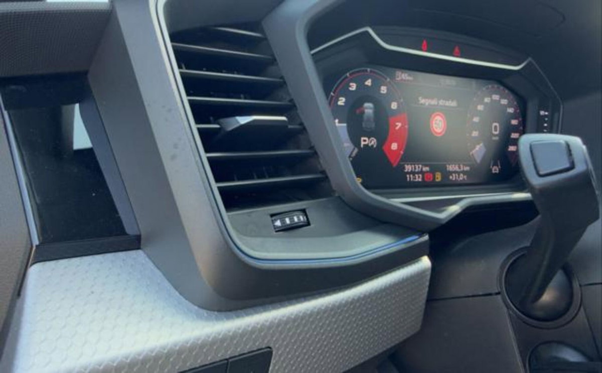 Audi A1 Sportback 35 TFSI S tronic S line edition (13)