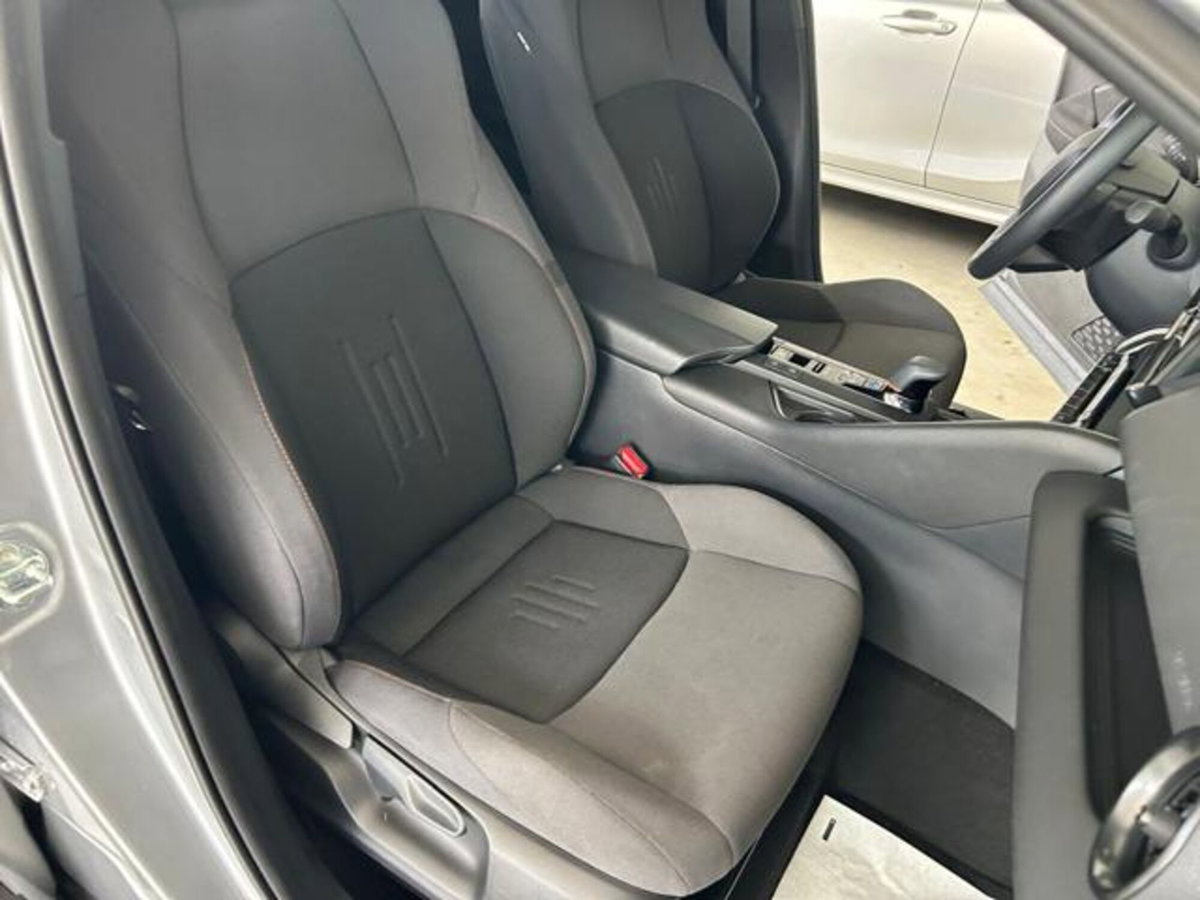 Toyota Toyota C-HR 1.8 Hybrid E-CVT Trend (16)