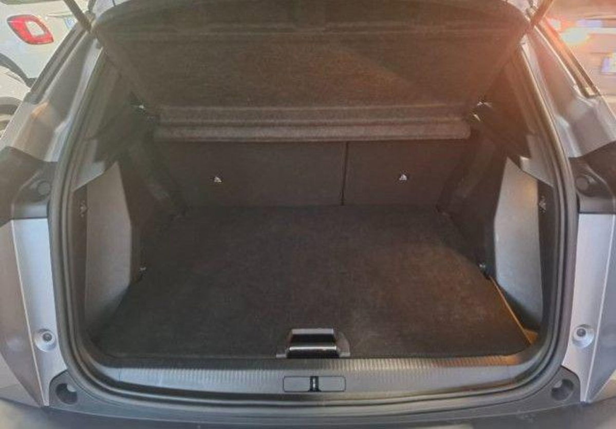 Peugeot 2008 BlueHDi 130 S&S EAT8 GT Pack (13)