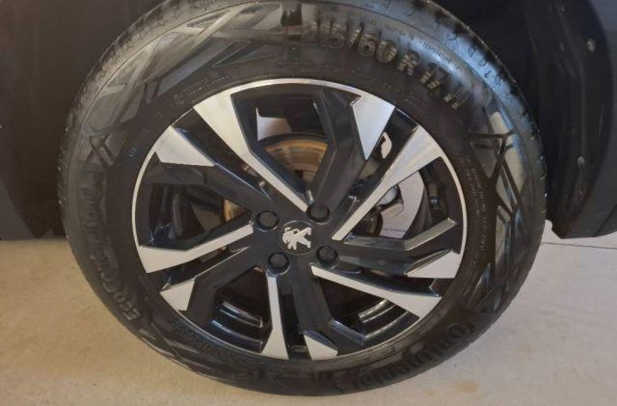 Peugeot 2008 BlueHDi 130 S&S EAT8 GT Pack (5)