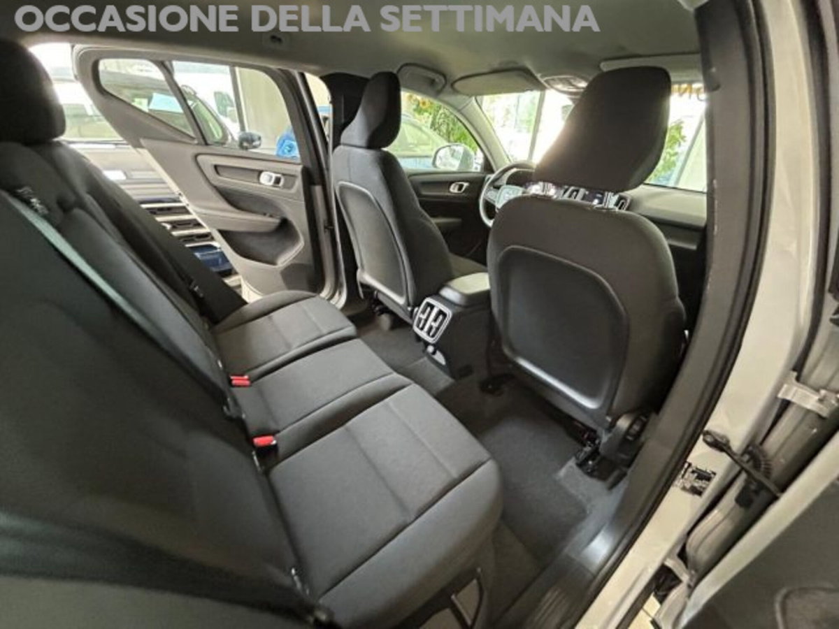 Volvo XC40 B3 automatico Essential (14)