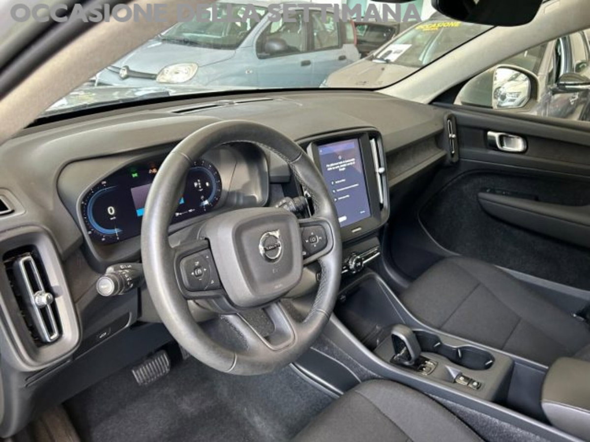 Volvo XC40 B3 automatico Essential (19)