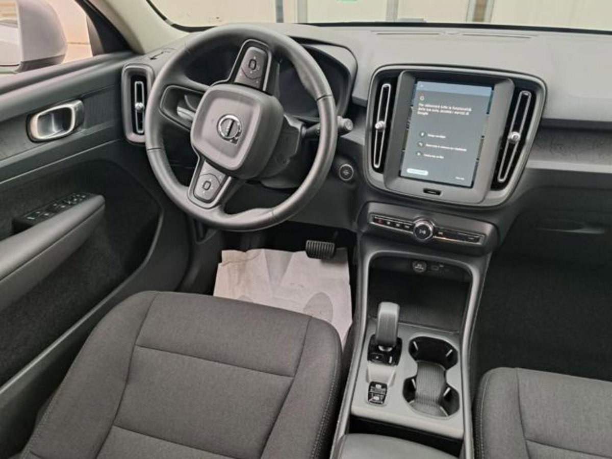 Volvo XC40 B3 automatico Essential (8)