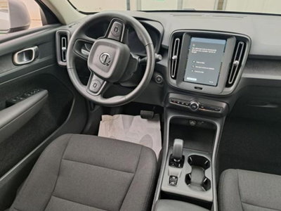 Volvo XC40 B3 automatico Essential (8)