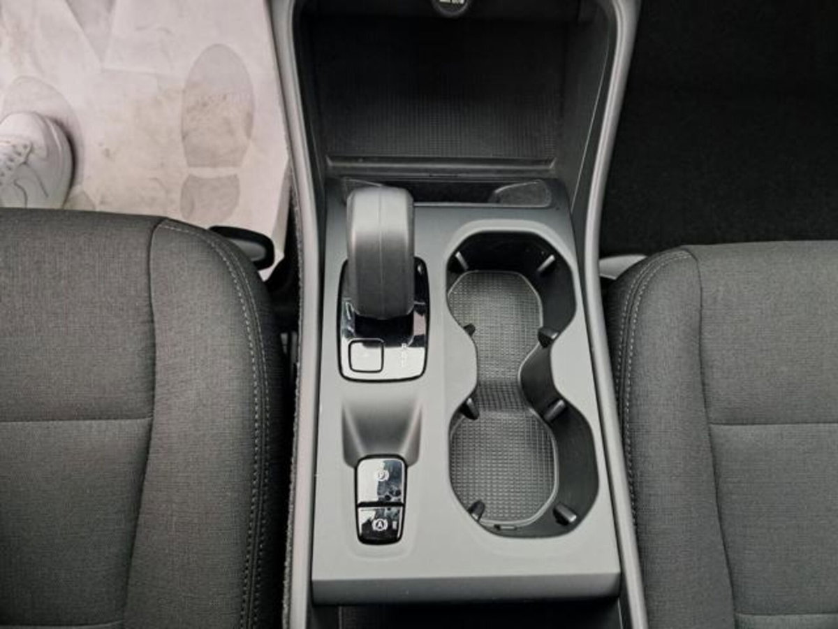 Volvo XC40 B3 automatico Essential (9)